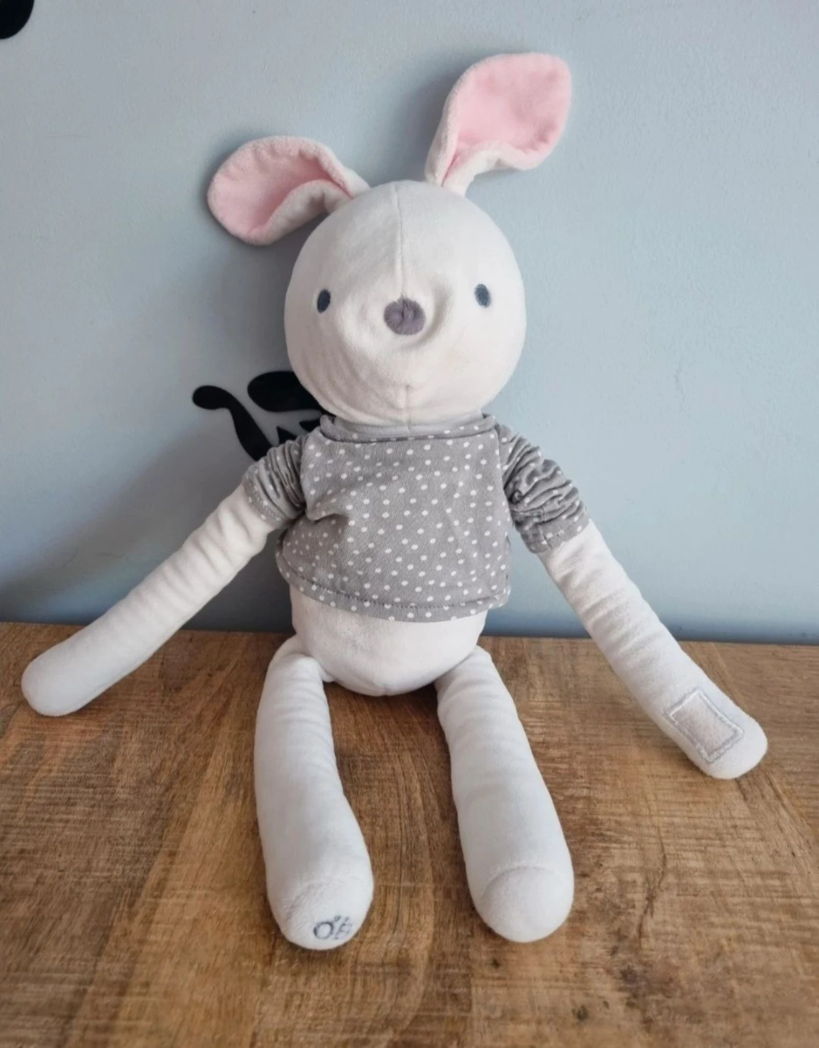 Peluche de conejo Obaïbi con manta rosa – photo 6
